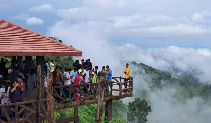 ভারী বৃষ্টি: বান্দরবানের সব পর্যটনকেন্দ্র বন্ধ