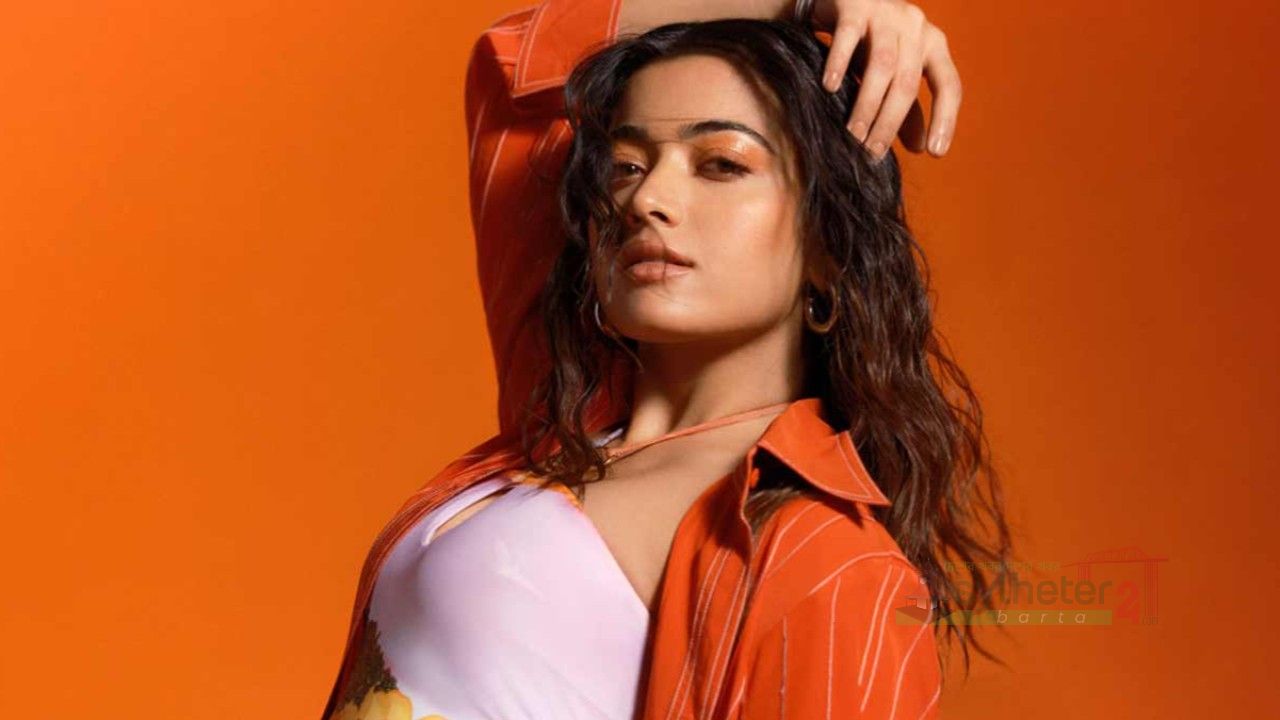 রাশমিকা দত্তক নিলেন ৪০০ পরিবারকে 